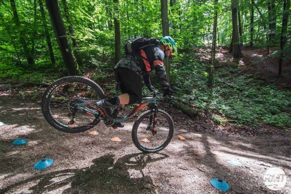Gutschein für Fahrtechnik Experten Kurse - MTB + eBike Fahrtechnik Training - Rock my Trail Bikeschule
