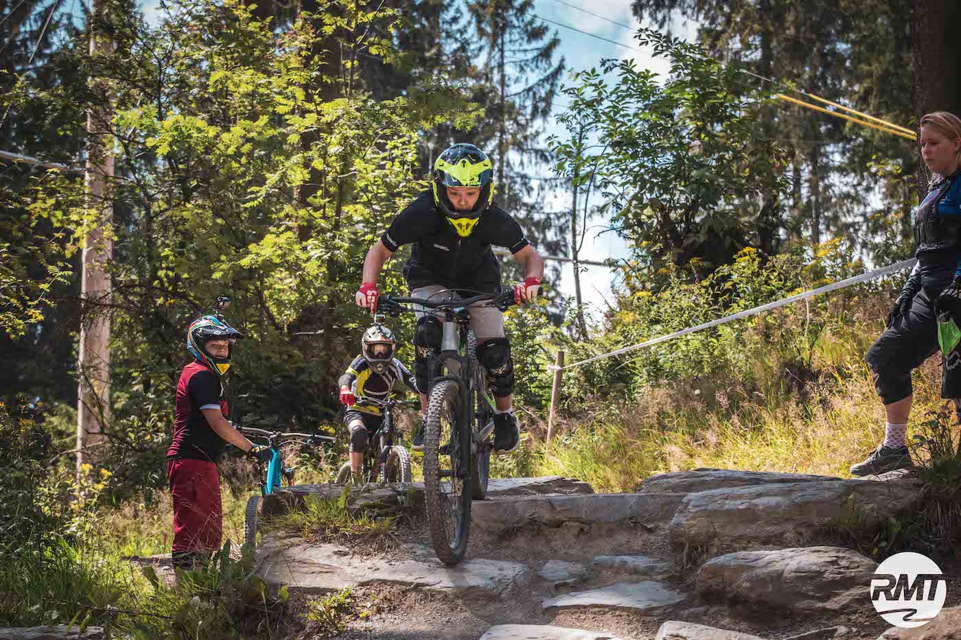 Bikepark Winterberg Kinder Kurs Fahrtechnik Basic Training 8-12 Jahre - Rock my Trail Bikeschule