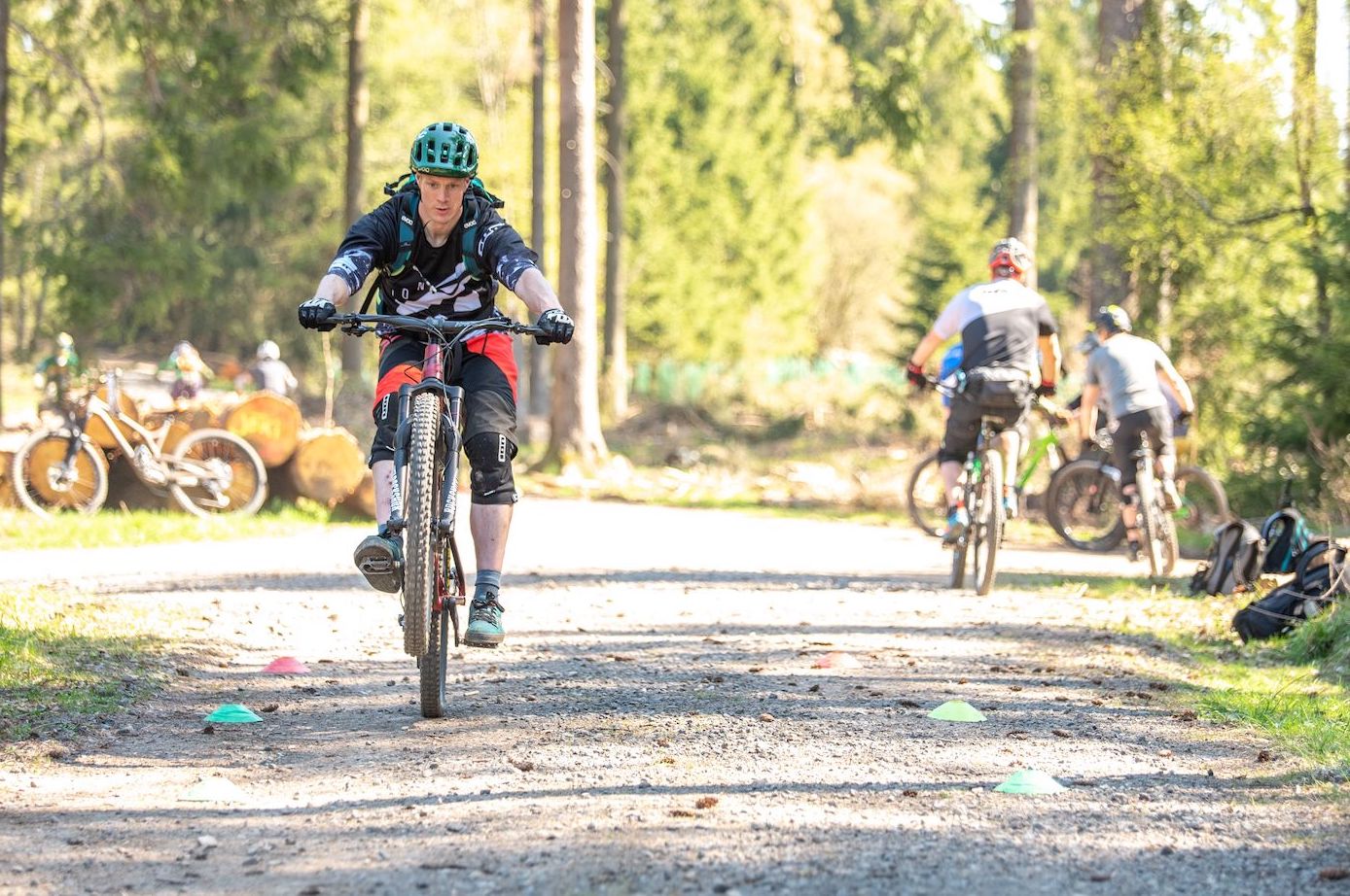 MTB Fahrtechnik Kurs Fortgeschrittene in Karlsruhe - Mountainbike Fortgeschritten - Rock my Trail Bikeschule