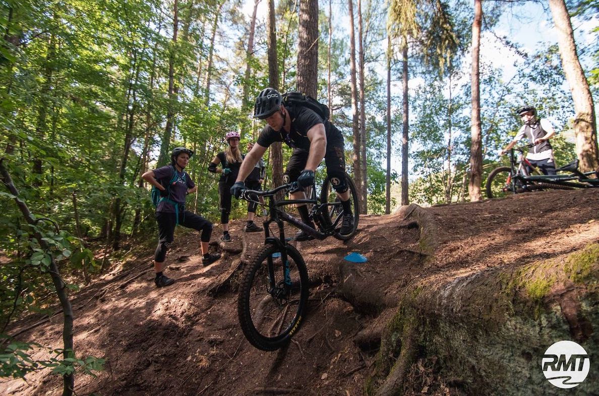 MTB Fahrtechnik Kurs Fortgeschrittene in Pforzheim - Mountainbike Fortgeschritten - Rock my Trail Bikeschule