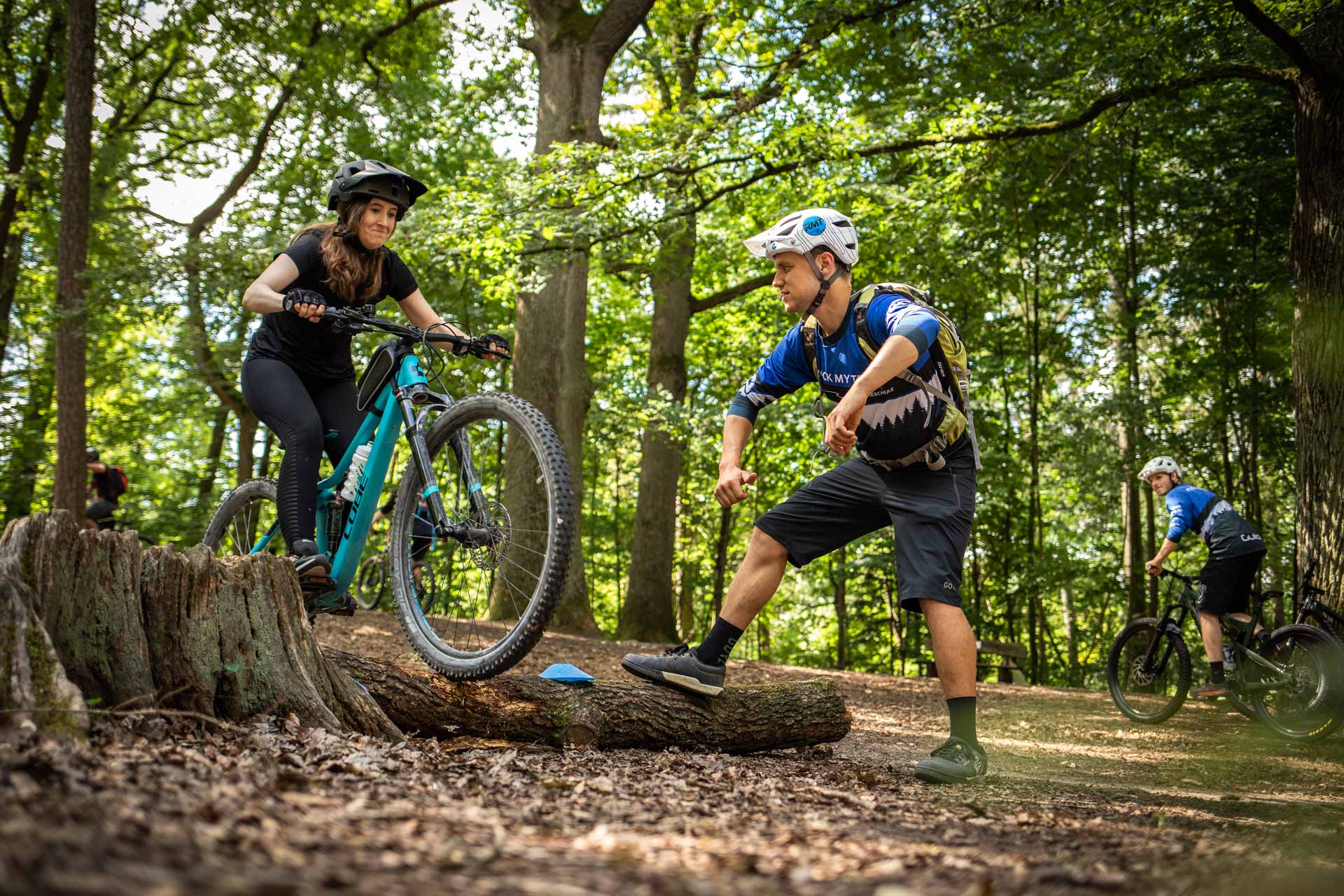 MTB Fahrtechnik Kurs für Einsteiger in Düsseldorf - Mountainbike Basic - Rock my Trail Bikeschule
