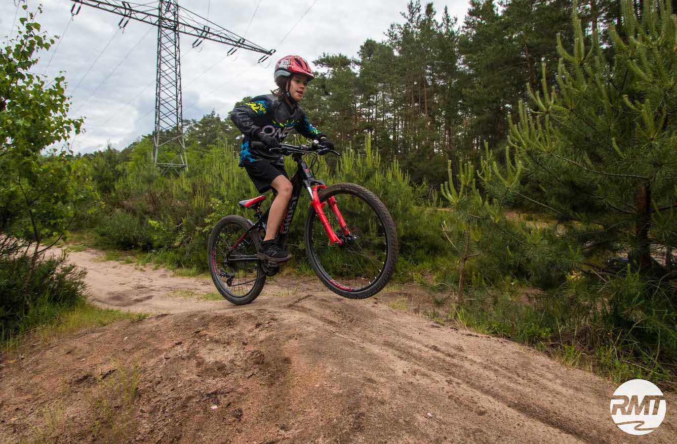 Mountainbike Kinder Kurs in Düsseldorf - 8-12 Jahre Kids - Rock my Trail Fahrtechnik Bikeschule