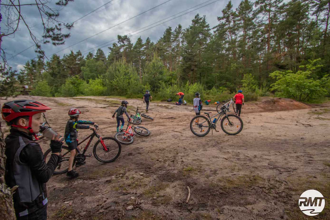 Mountainbike Kinder Kurs in Regensburg - 8-12 Jahre Kids - Rock my Trail Fahrtechnik Bikeschule