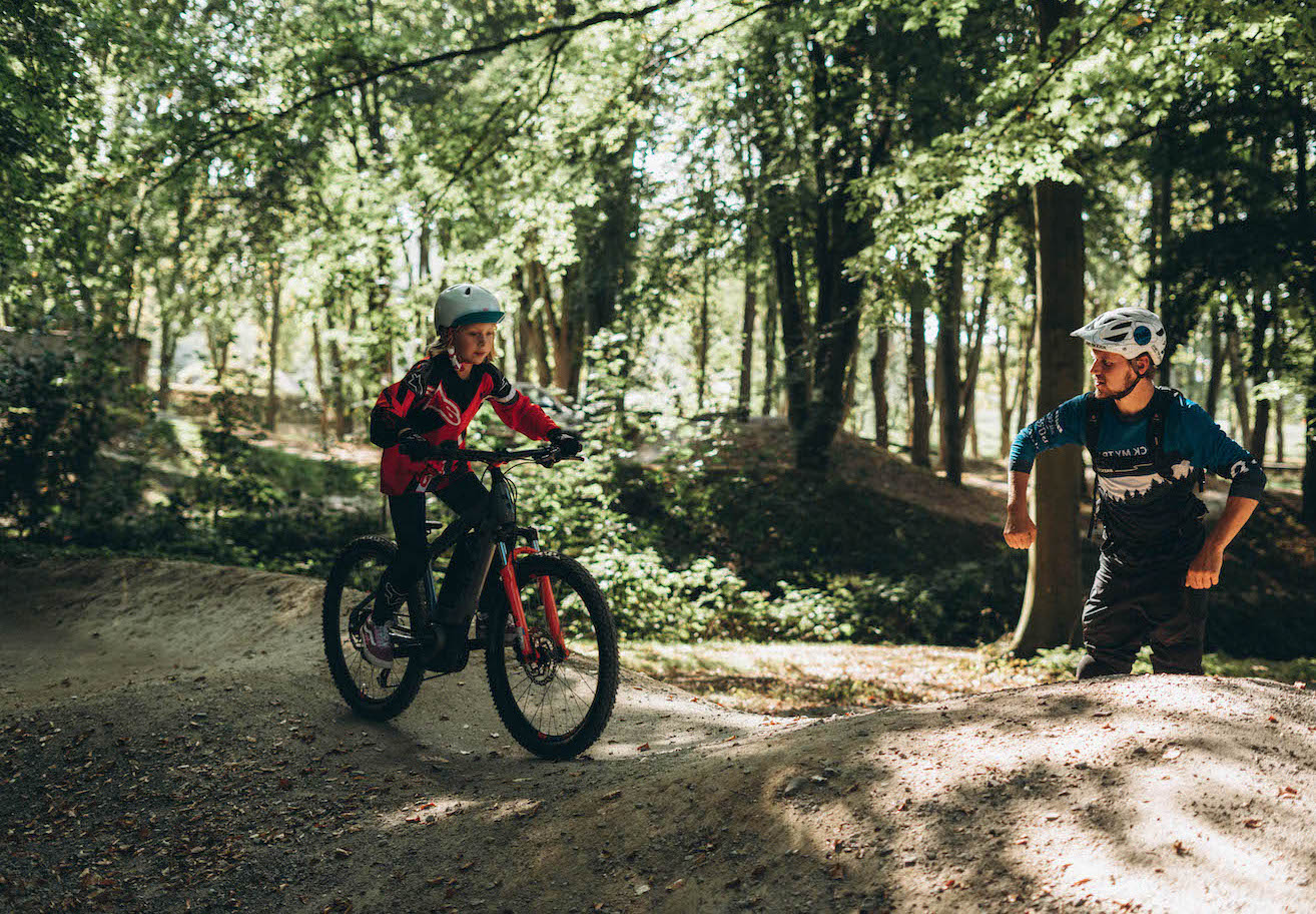 Mountainbike Kinder Kurs in Regensburg - 8-12 Jahre Kids - Rock my Trail Fahrtechnik Bikeschule