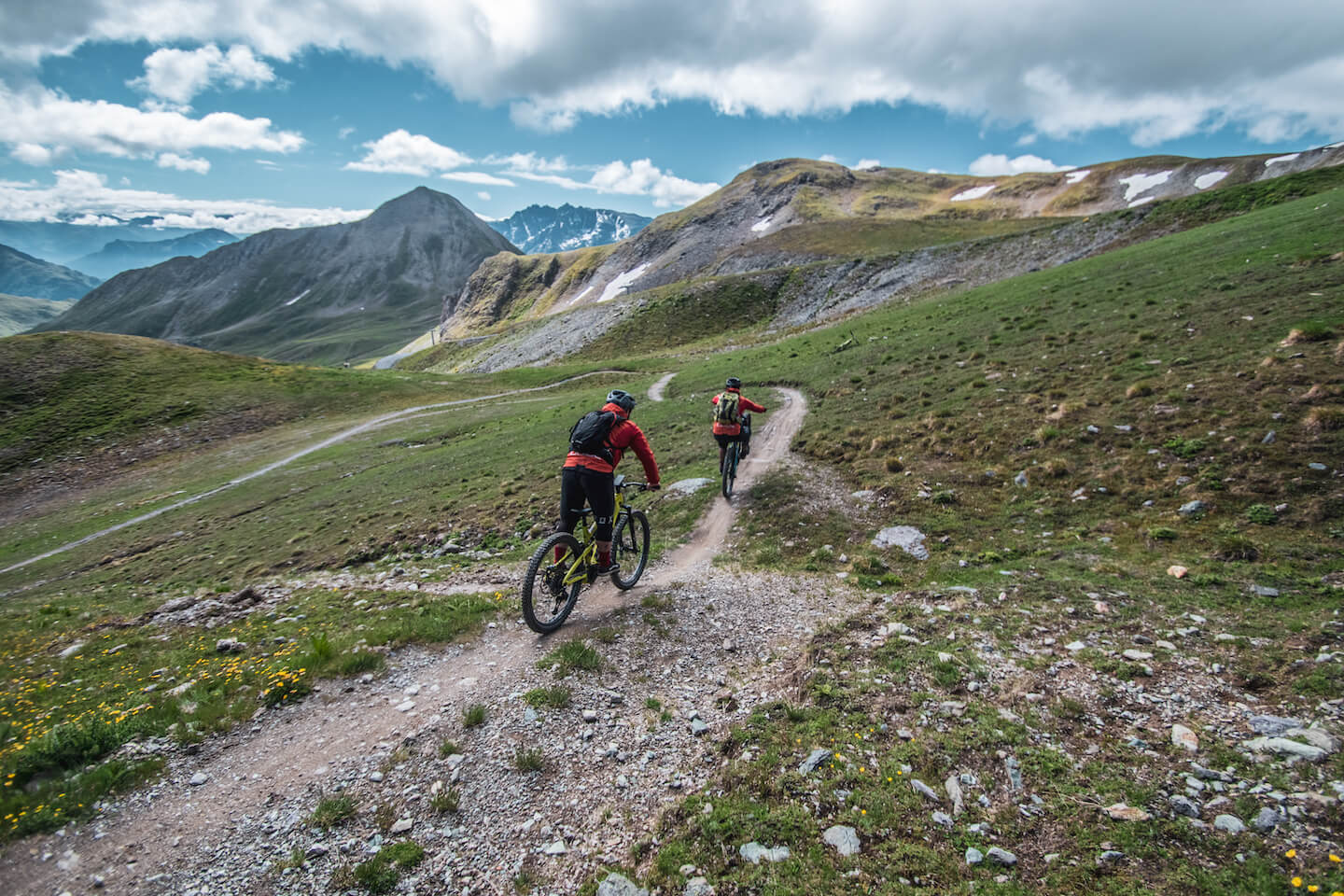 TransAlp-mit-vielen-Trails-Big-Mountain-AlpenCross-Rock-my-Trail-Bikeschule