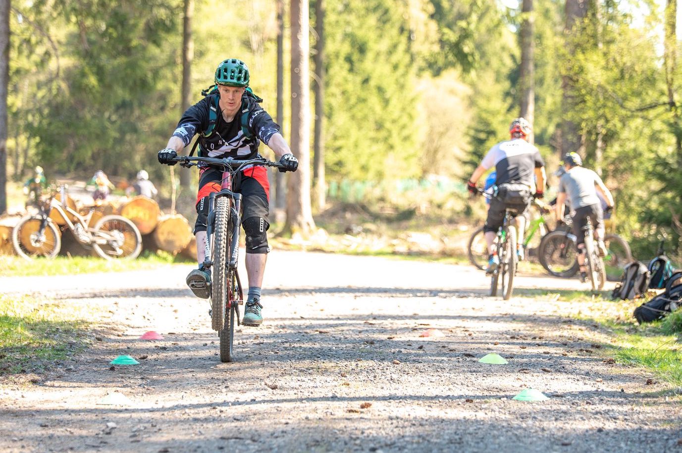 MTB Fahrtechnik Kurs Fortgeschrittene in Weiskirchen | Hochwald - Mountainbike Fortgeschritten - Rock my Trail Bikeschule