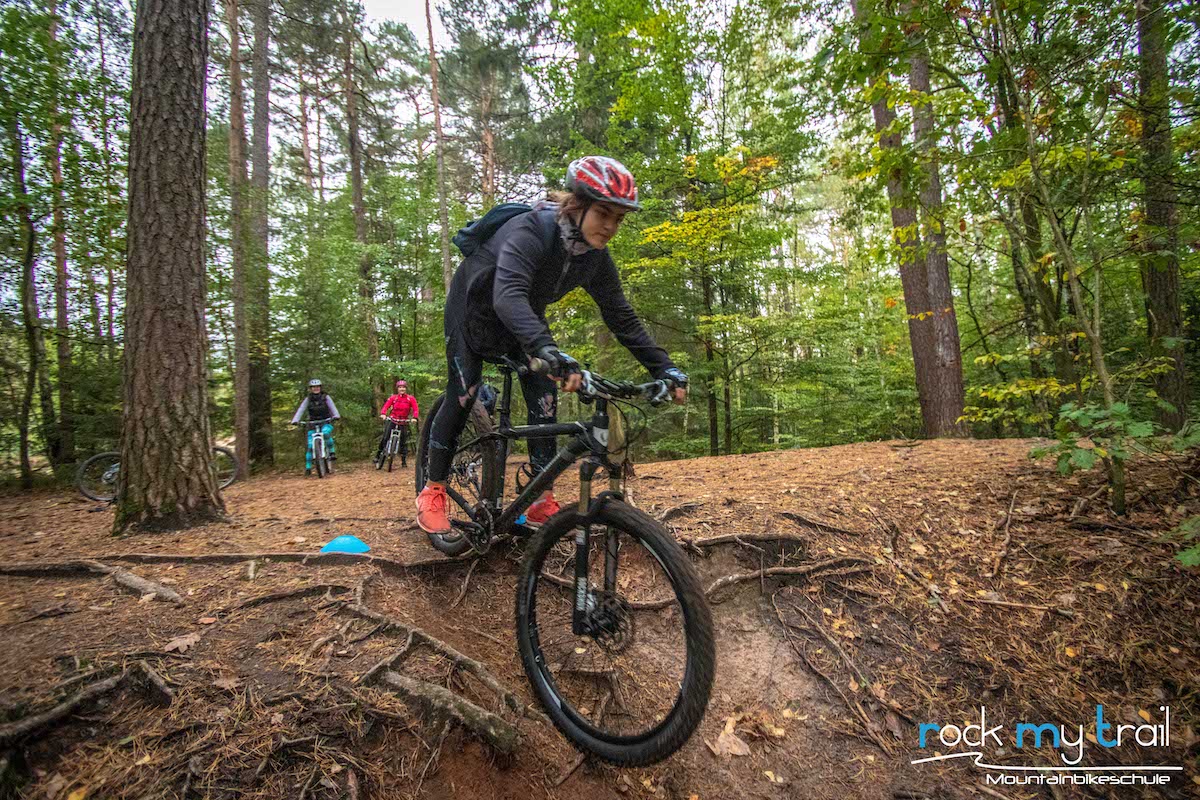 Mountainbike Frauen Kurs in Frankfurt | Oberursel- Rock my Trail Fahrtechnik Bikeschule