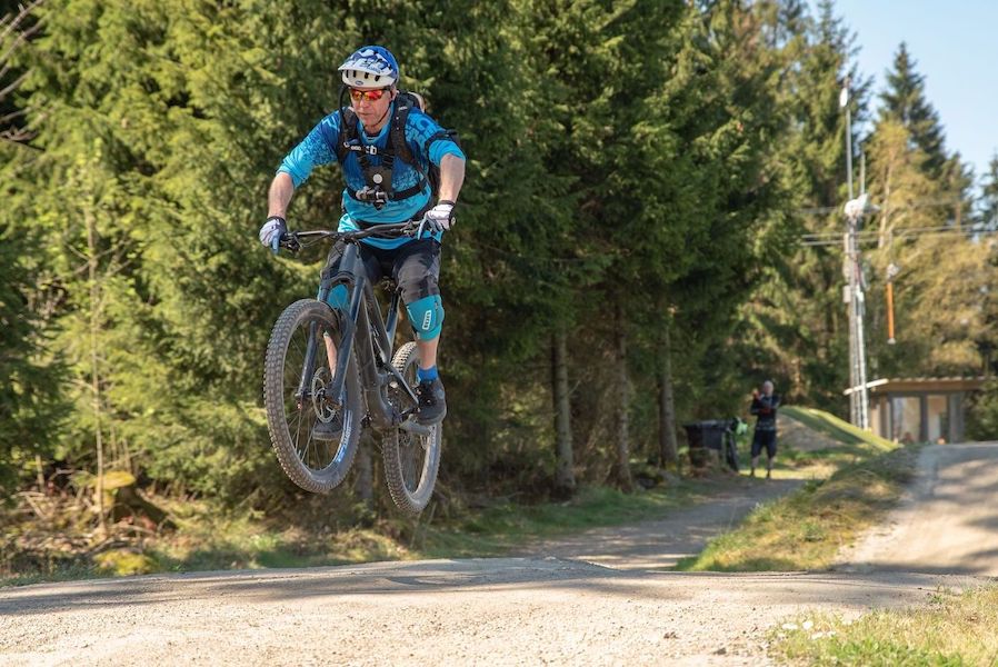 MTB Sprung & Drop Kurs im Bikepark Friedewald | Wolftrails - Fahrtechnik Training Rock my Trail Bikeschule