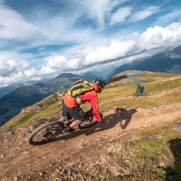 AlpenCross mit vielen Single-Trails TransAlp Route Klassiker Füssen Garmisch Riva Gardasee Rock my Trail 2 Level Tour
