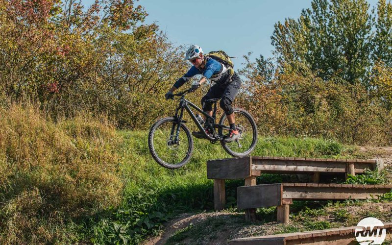 MTB Sprung und Drop Kurs in Olpe - Fahrtechnik Training Rock my Trail Bikeschule